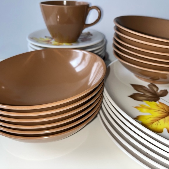 Vintage Melamine Park Avenue Dining Set - Picture 6 of 10